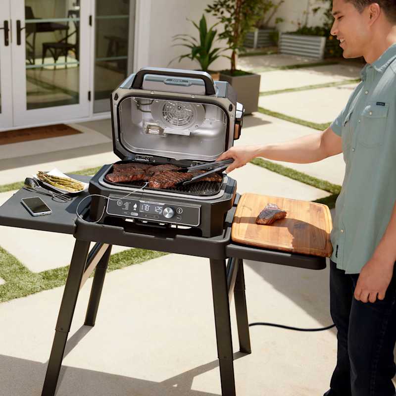 Ninja Woodfire Pro Connect™ XL Outdoor Grill & Smoker